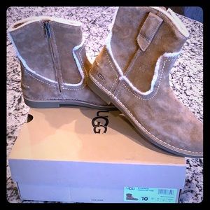 Cute! Authentic UGG Booties 10M NIB